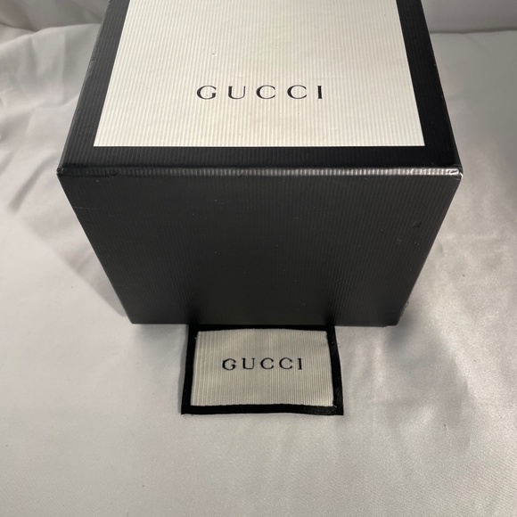 Gucci watch - Picture 3 of 7